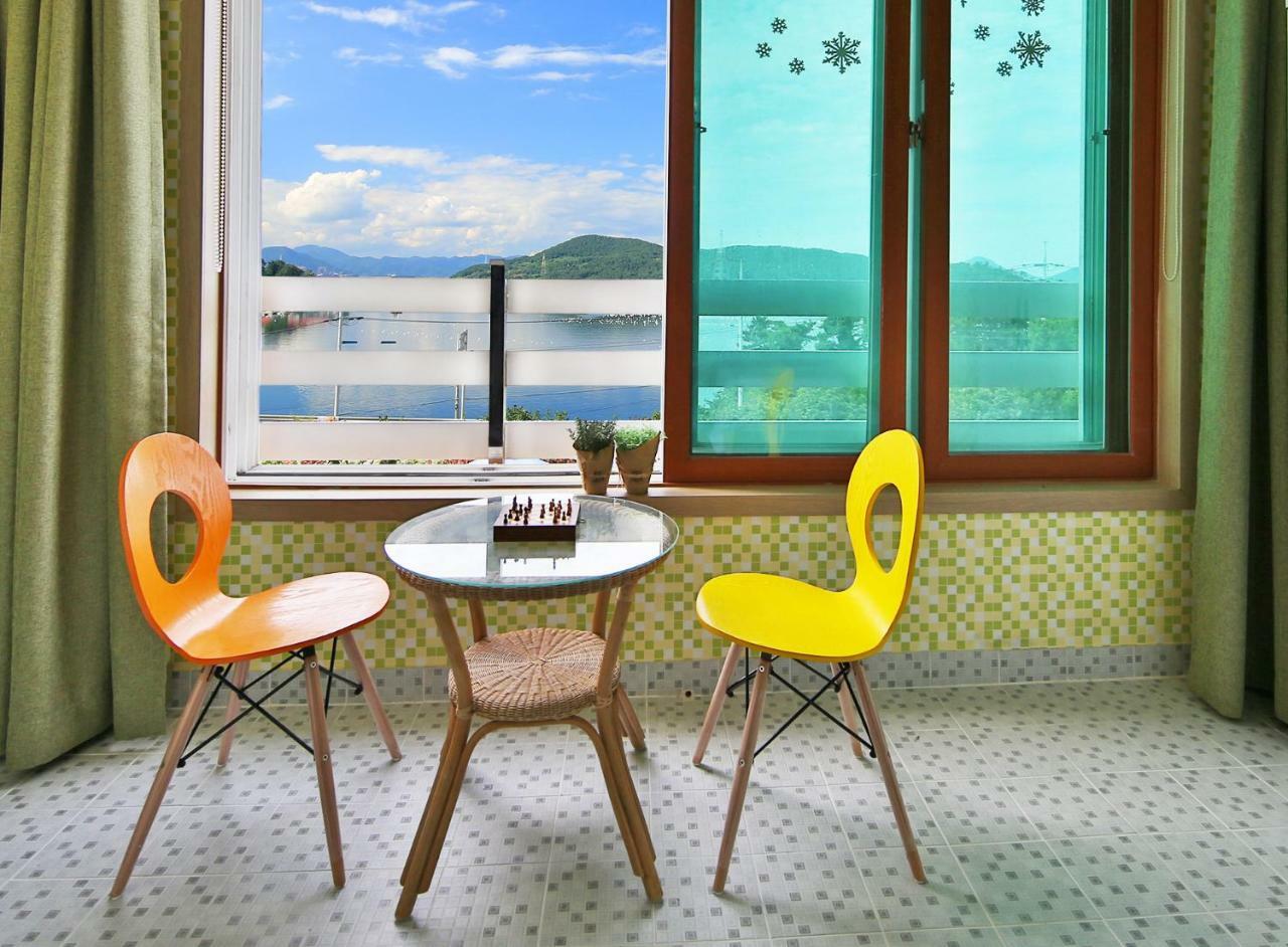 Tongyeong Paper Island Pension Exterior photo