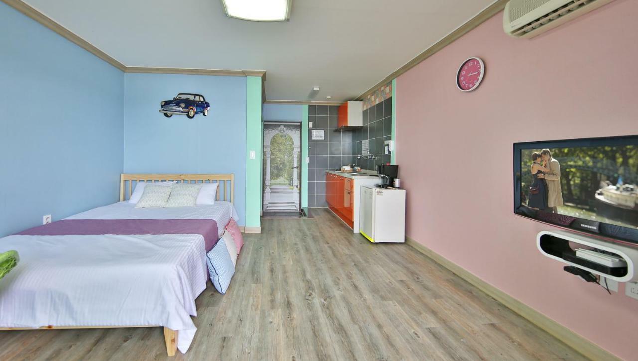 Tongyeong Paper Island Pension Exterior photo